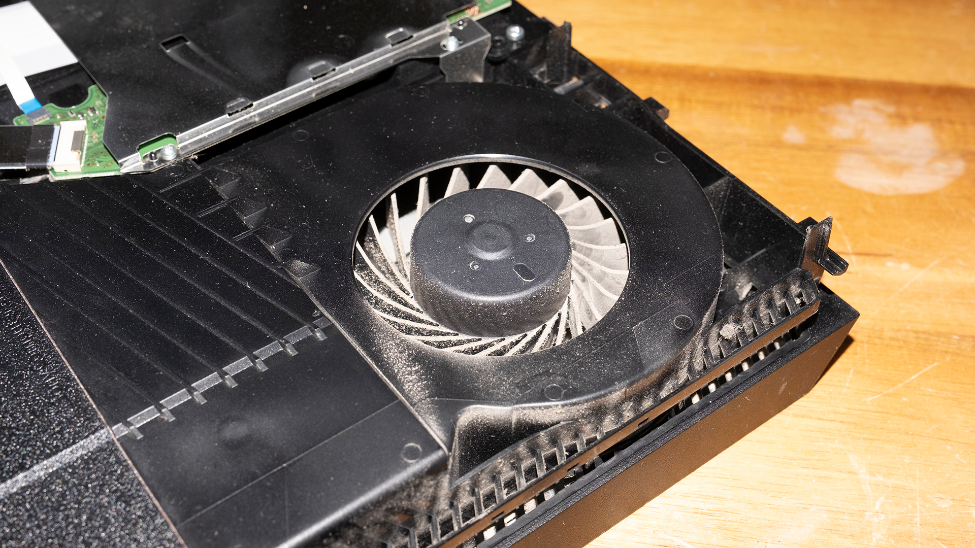 תמונה של ה-PS4 המציגה את המאוורר