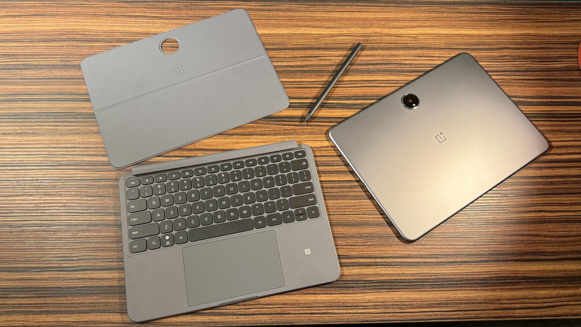 OnePlus Pad 2 עם Stylo 2 ומקלדת חכמה מנותקת