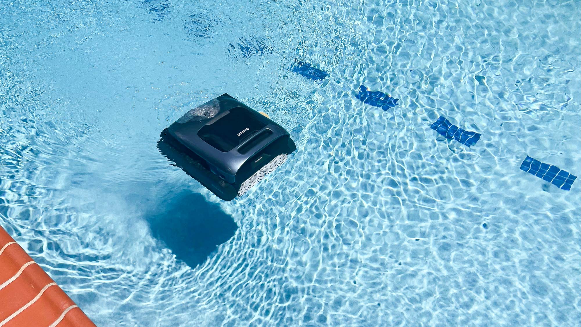 Beatbot Aquasense Pro בבריכה