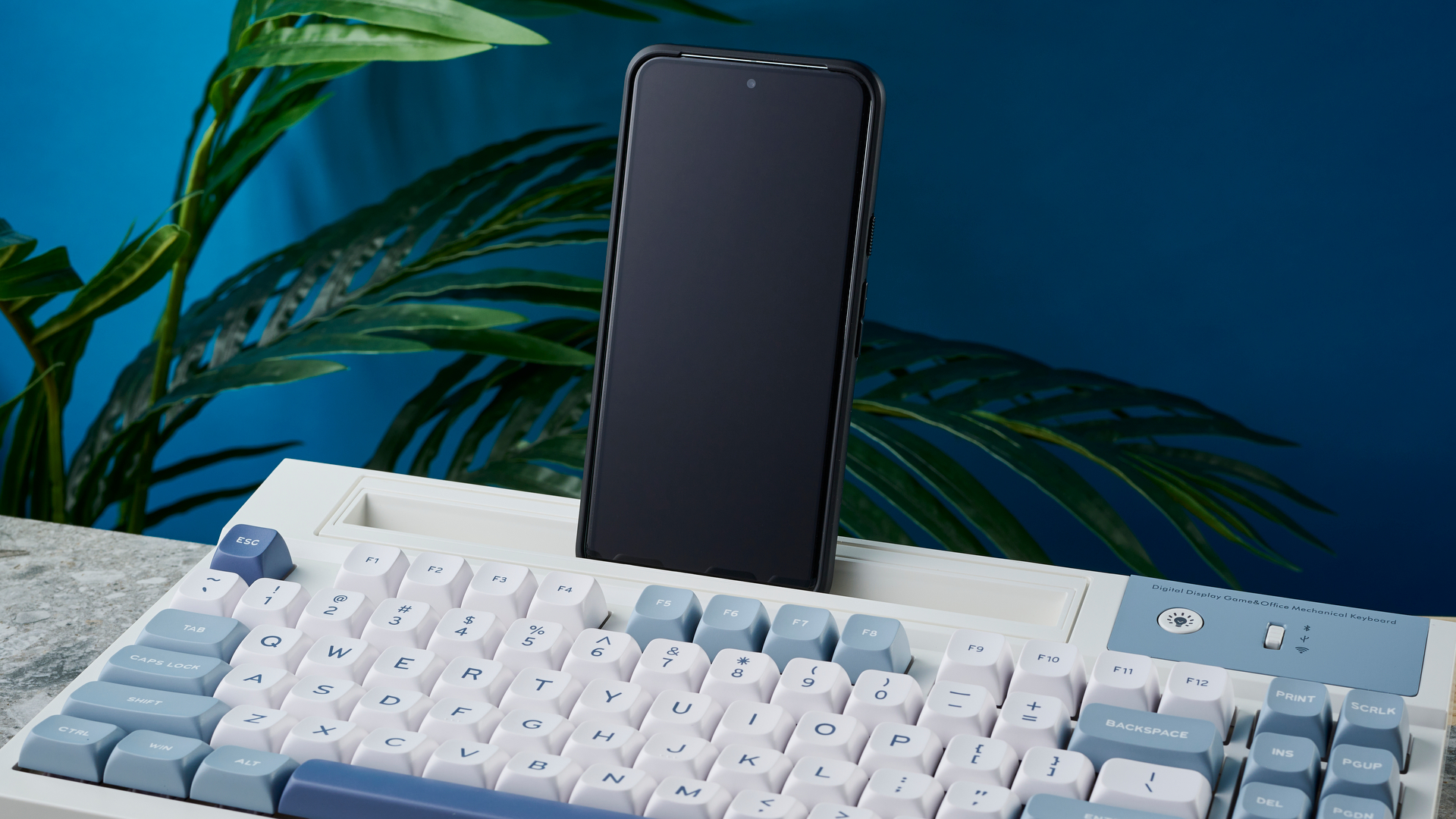 מקלדת מכנית אלחוטית של Epomaker DynaTab75 כחול לבן