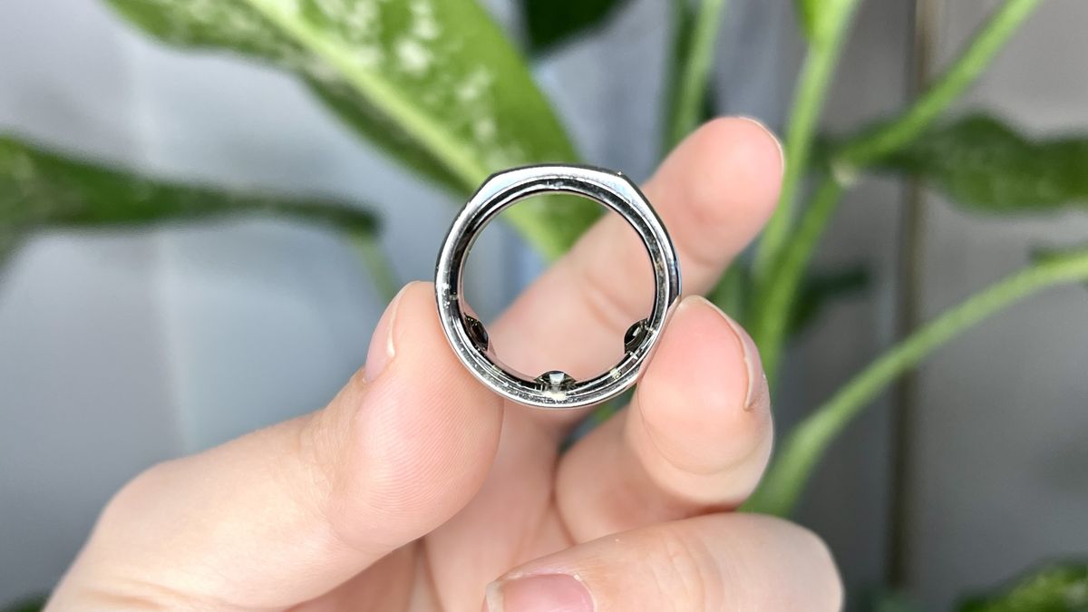 סקירת Oura Ring Generation 3 מאת Kate Kozuch עודכנה לאחרונה ב-19 ביולי 24. Oura Ring Generation 3 הוא גשש כושר אלגנטי ודיסקרטי עם מדדי שינה מתקדמים וכלי התאוששות ניתנים לפעולה.