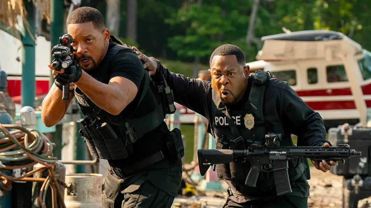(L-R) Will Smith as Mike Lowrey and Martin Lawrence as Marcus Burnett in