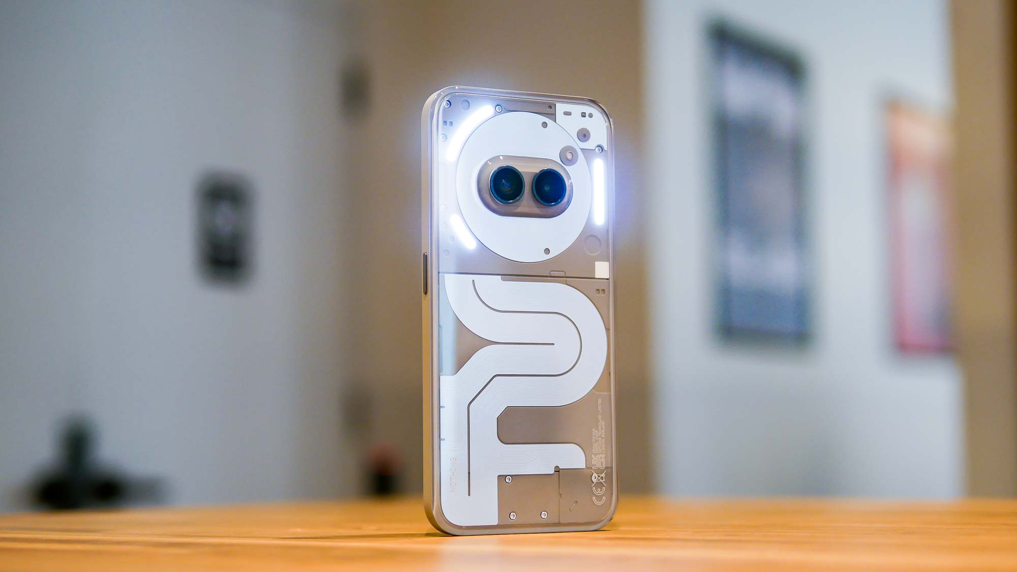 נורות ממשק Glymph נדלקות עם Nothing Phone 2a Plus.