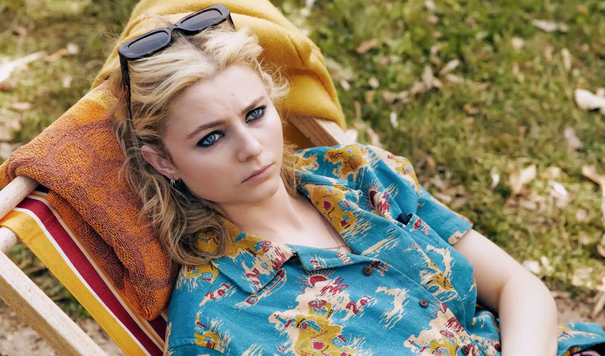 Thomasin McKenzie plays Vivian, the troubled soul at the heart of