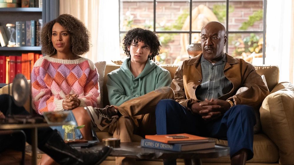 Kerry Washington as Paige, Faly Rakotohavana as Finn and Delroy Lindo as Edwin sitting next to each other on a therapist