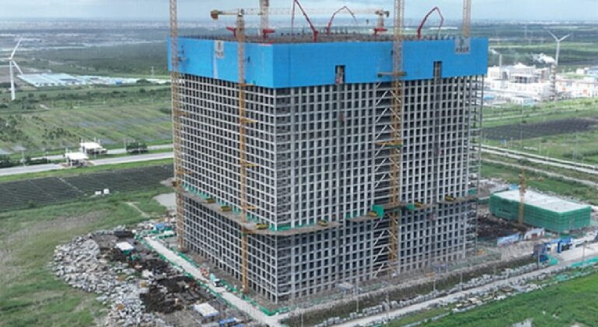 סוללה ענקית