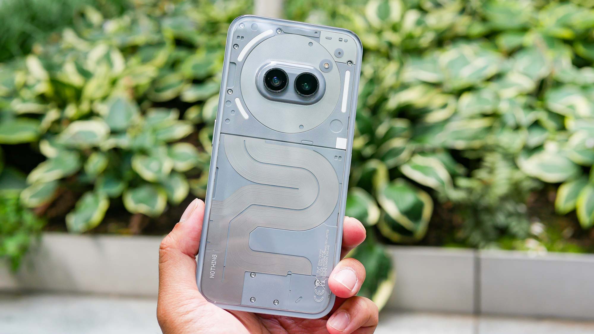 שום דבר סקירת Phone 2a Plus.