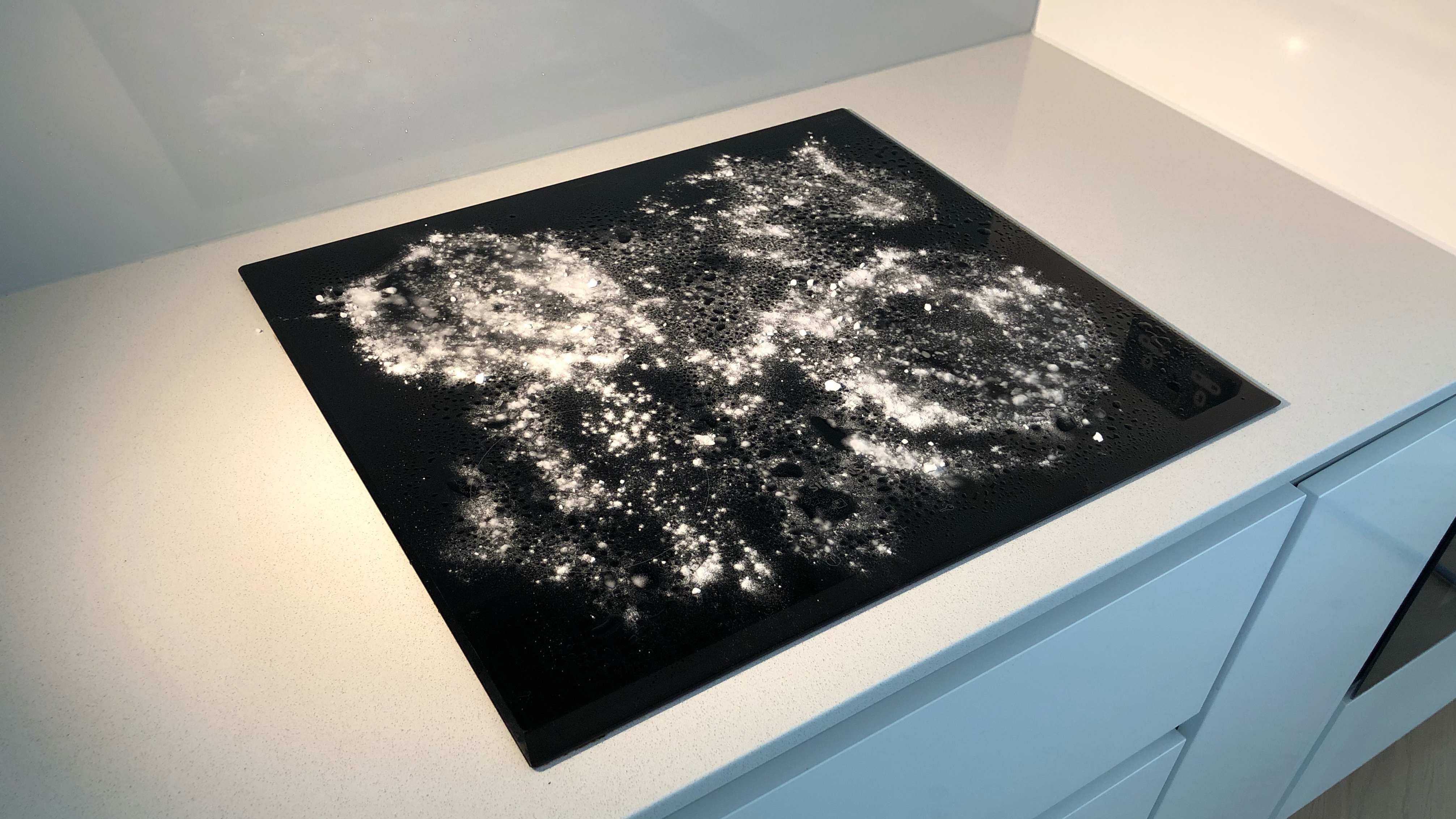 סודה לשתייה על הכיריים