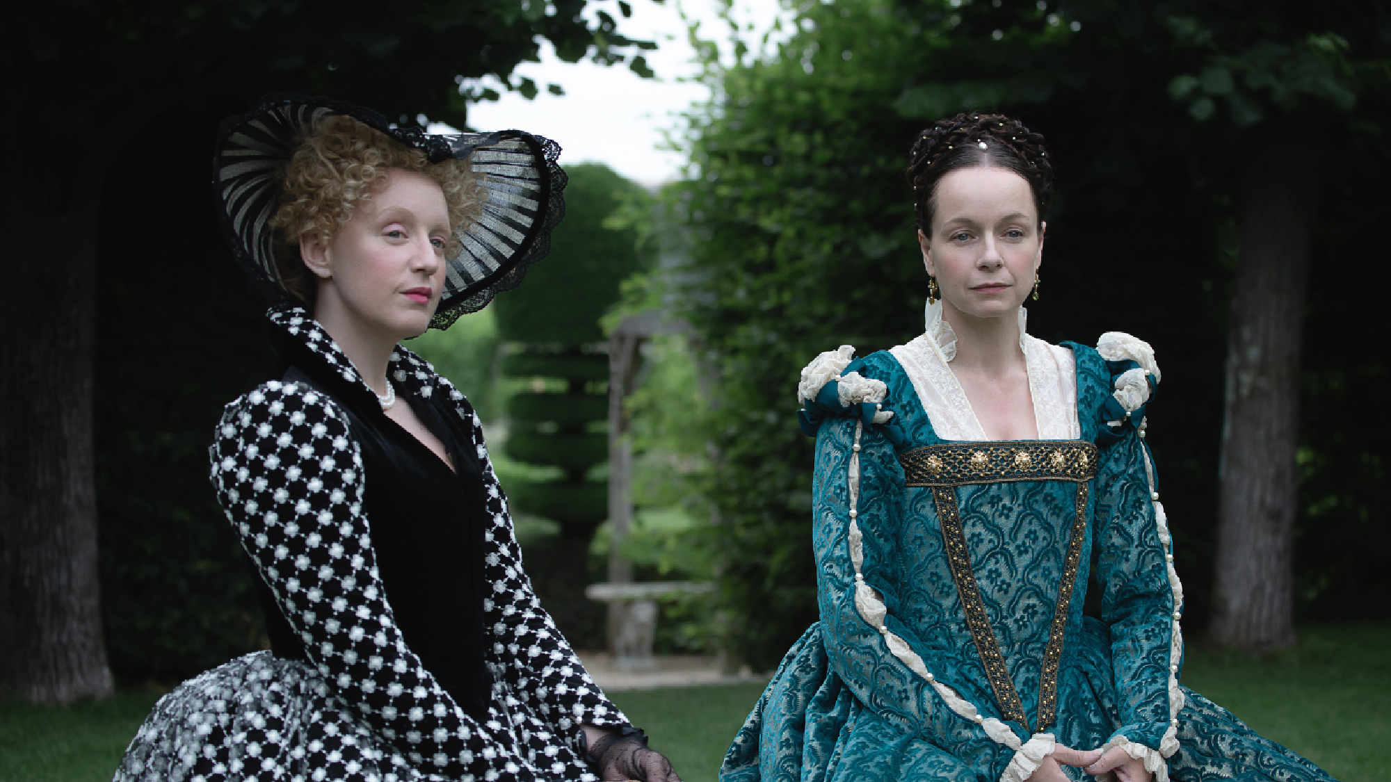 לודיבין סגנייה וסמנתה מורטון 