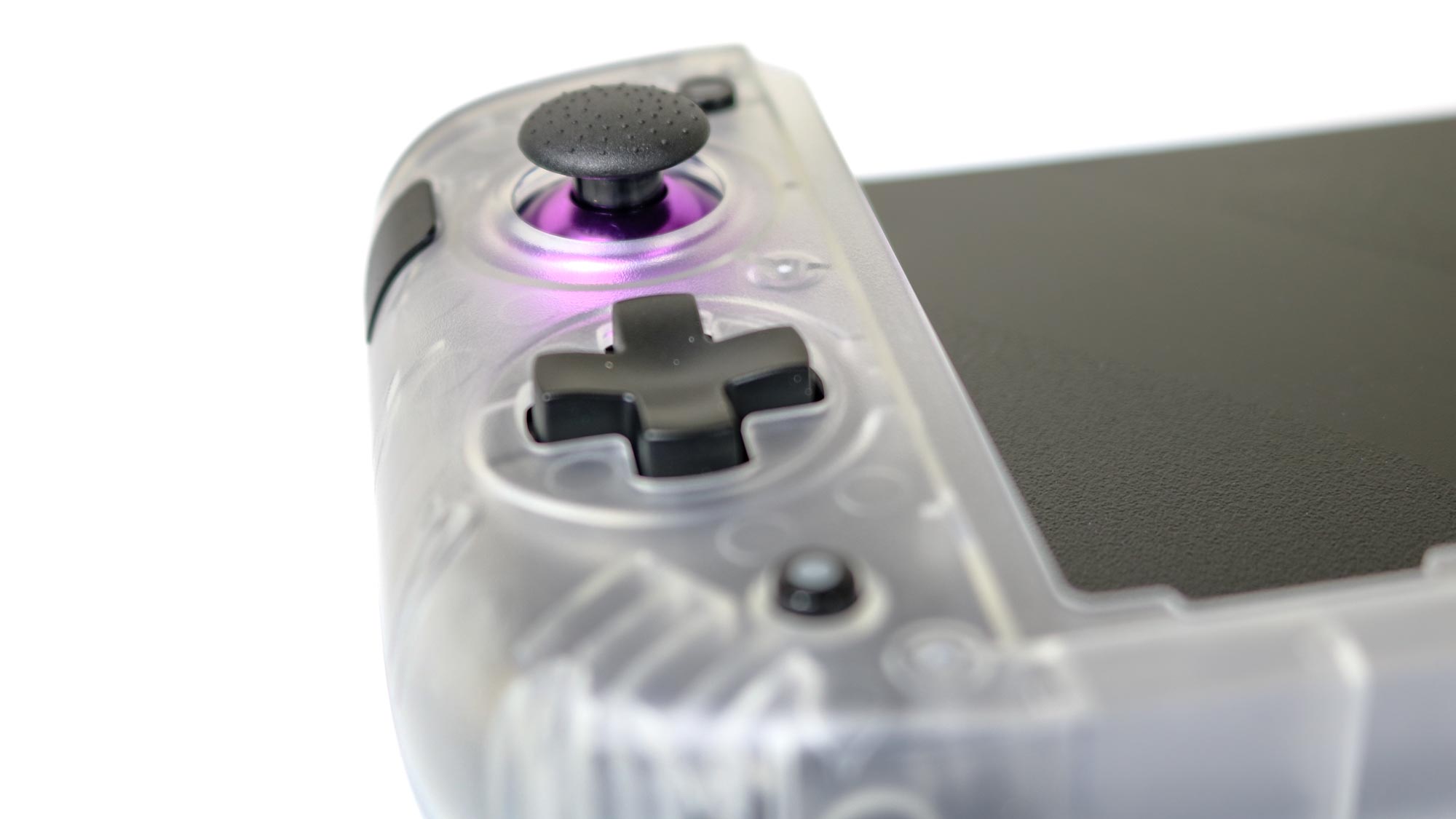 צילום מקרוב של כפתורי ה-sidekick החדשים ב-CRKD Nitro Deck+