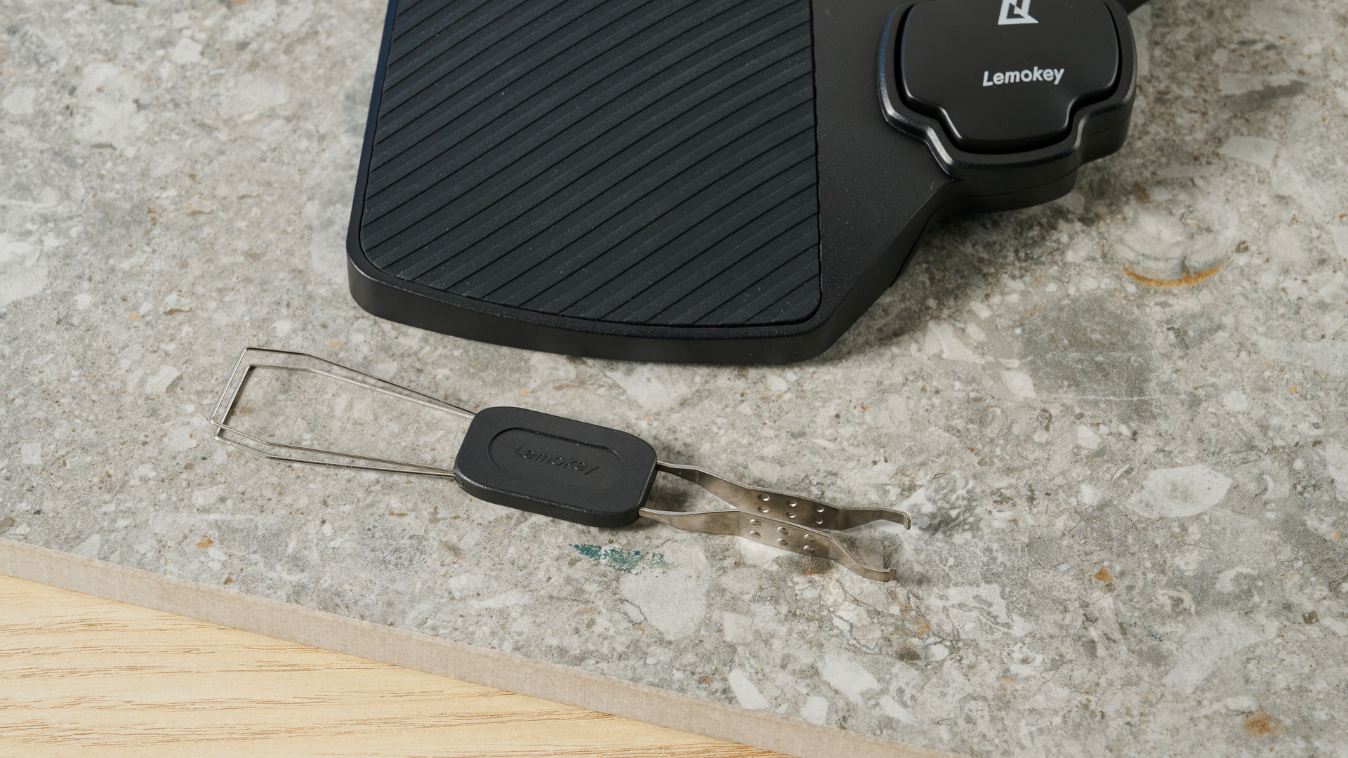 צילום של מקלדת המשחקים Lemokey X0