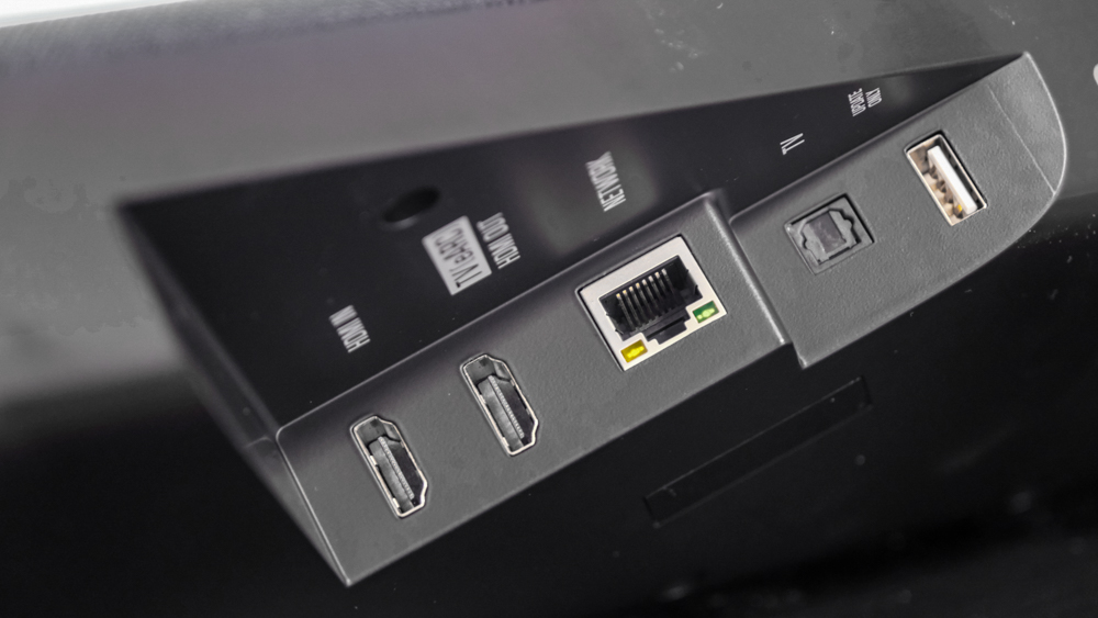 Yamaha True X 40A Soundbar מציע מגוון יציאות קישוריות