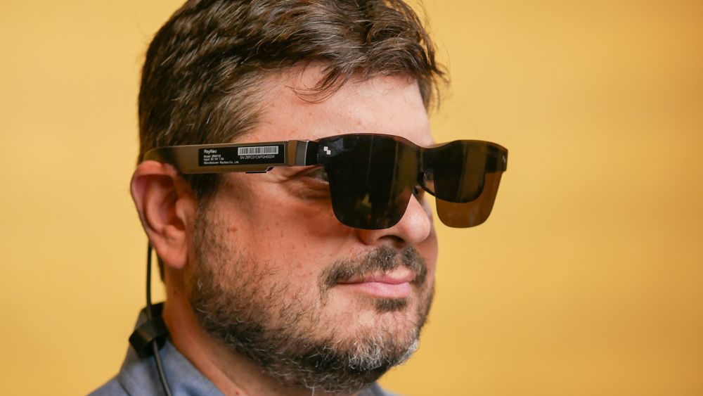 ה-RayNeo Air 2S ו-PocketTV יכולים להיות השותפים המושלמים לנסיעות - למעט דבר אחד מאת מייק פרוספרו שפורסם ב-15 באוגוסט 24 משקפי RayNeo Air 2S AR וה-PocketTV המופעלות על ידי גוגל מציבים תיאטרון וירטואלי לנגד עיניכם.