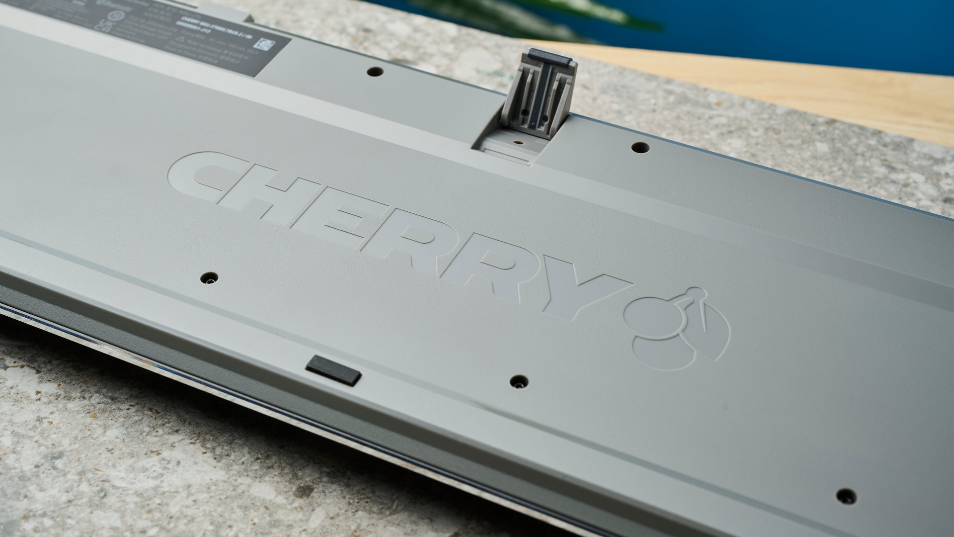 צילום של מקלדת מכנית בפרופיל נמוך של Cherry KW X ULP