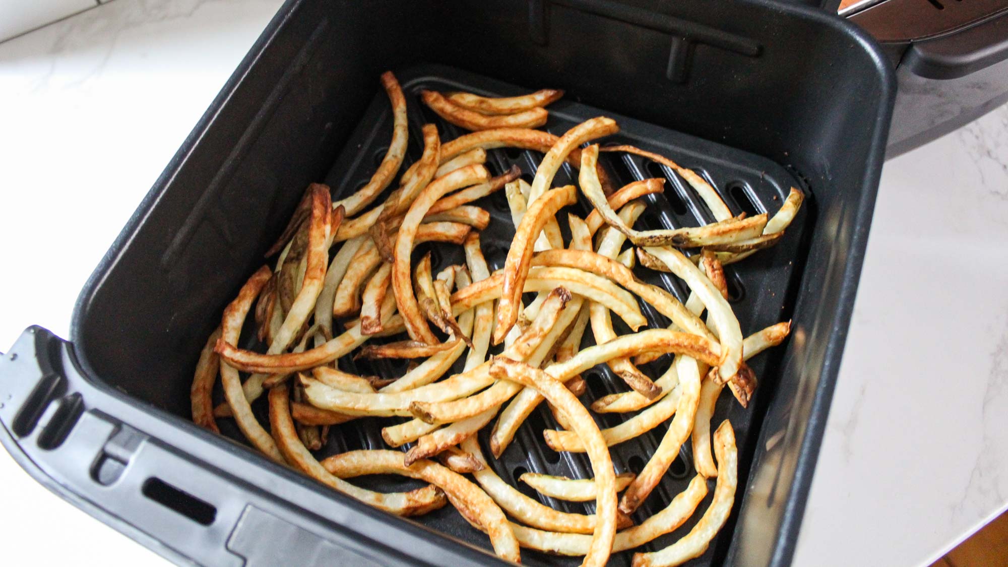 Midea 11-Quart Two Zone Air Tang