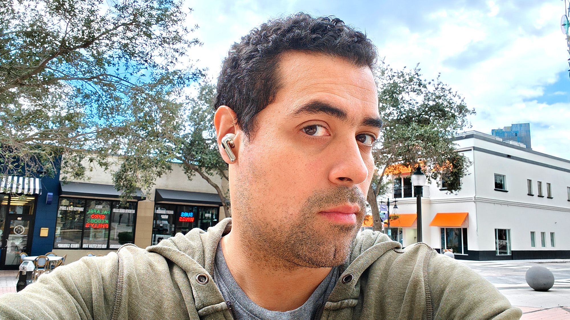 סקירת OnePlus Buds Pro 3: יחידה במינה מאת Alex Bracetti שפורסמה ב-22 ...
