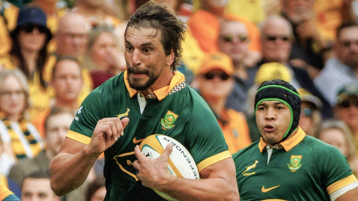 South Africa's Eben Etzebeth (R) runs the pitch ahead of South Africa vs New Zealand at The Rugby Championship 2024