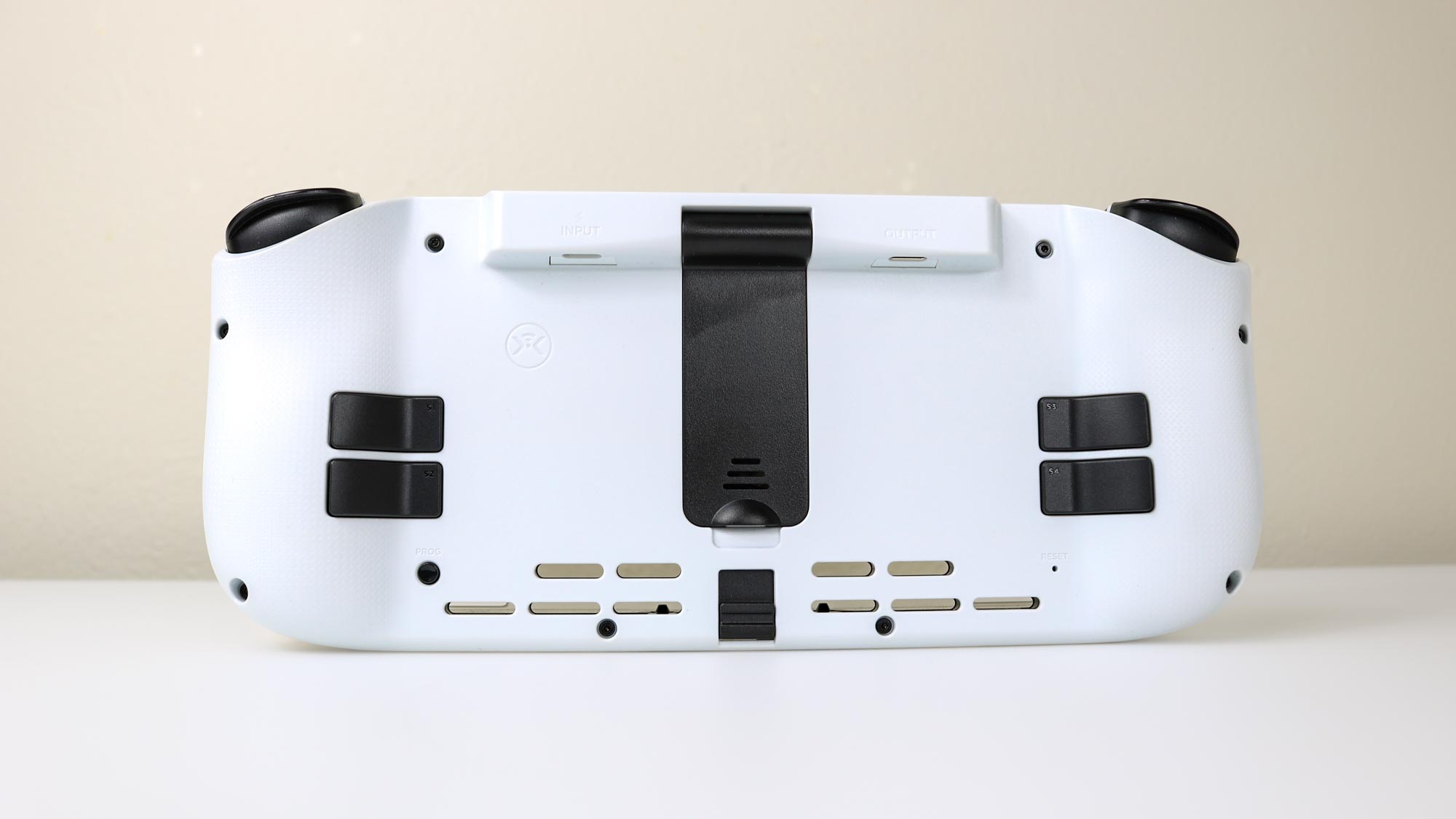 החלק האחורי של CRKD Nitro Deck+