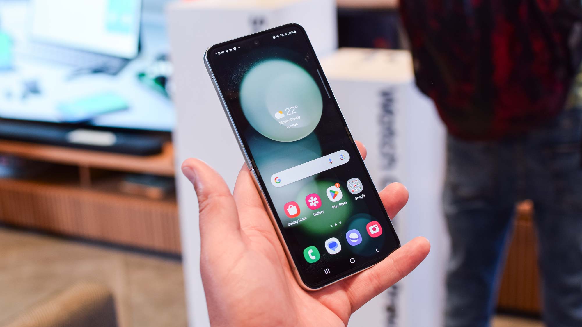 תמונות מעשיות של Samsung Galaxy Z Flip 5