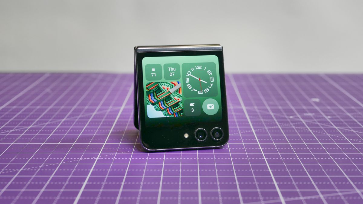Samsung Galaxy Z Flip 5 review photos.