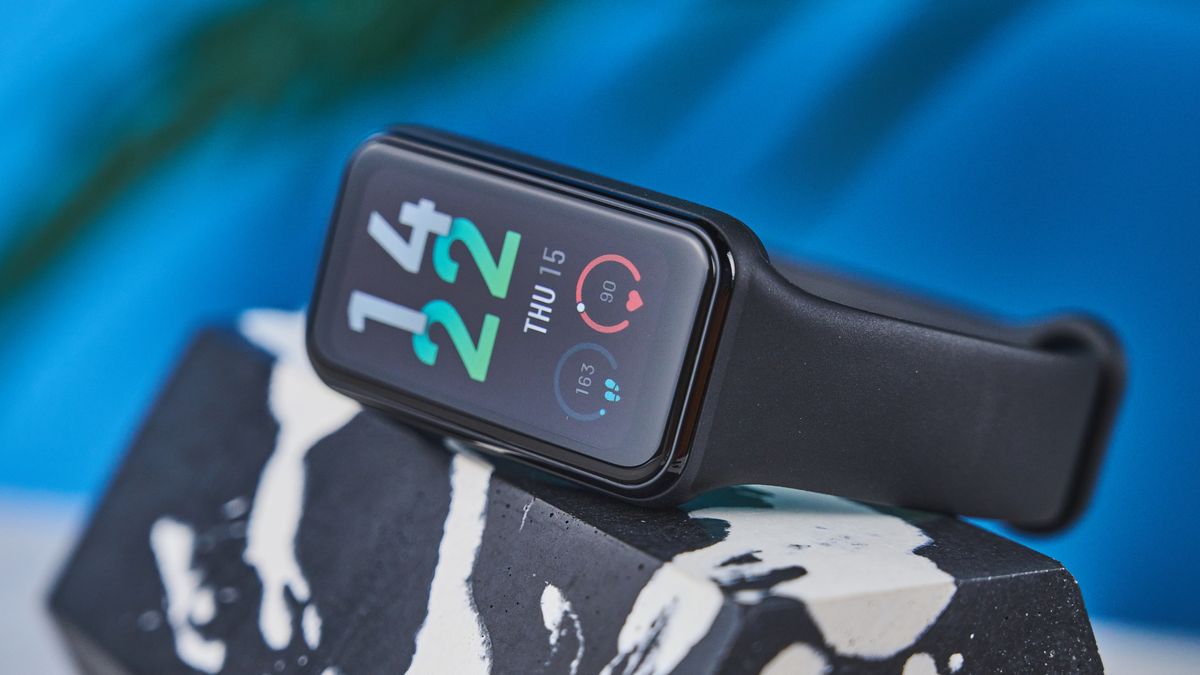 סקירת מעקב כושר Amazfit Band 7: אסתטיקה של Fitbit בפחות מ-$50 מאת Erin Bashford פורסם ב-6 בספטמבר 24. Amazfit Band 7 הוא מעקב כושר סופר זול שנראה כמעט בדיוק כמו Fitbit Charge 6. אמנם הוא לא עושה כל מה ש-Fitbit עושה , תמורת 49 דולר בלבד, הוא מתקרב בצורה מרשימה.