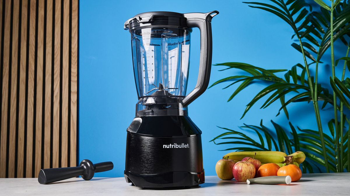 סקירת Nutribullet Smart Touch: בלנדר זה יכול לייצר חלב אגוזים ב-10 שניות מאת ארין בשפורד פורסם ב-6 בספטמבר 24 לבלנדר Smart Touch המשפחתי של Nutribullet יש כוח של מכשיר יקר בהרבה, עם בקרות מגע נחמדות שלא יאסוף לכלוך ולכלוך - אבל הוא מגושם וקולני.