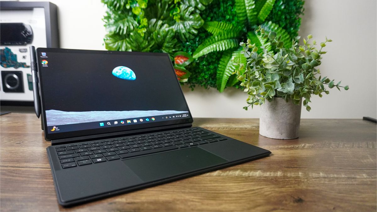 תשכחו ממיקרוסופט - זה עתה בדקתי את ה-Asus 2-in-1 שהורס את ה-Surface Pro 11 מאת Jason England פורסם ב-14 בספטמבר 24 ה-Asus ProArt PZ13 משתלט על ה-Surface Pro 11 וכובש אותו עם 2-in טוב יותר ומעוגל יותר -1.