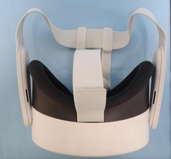 תמונה דלפה של Meta Quest 3S, בחלק העליון של האוזניות