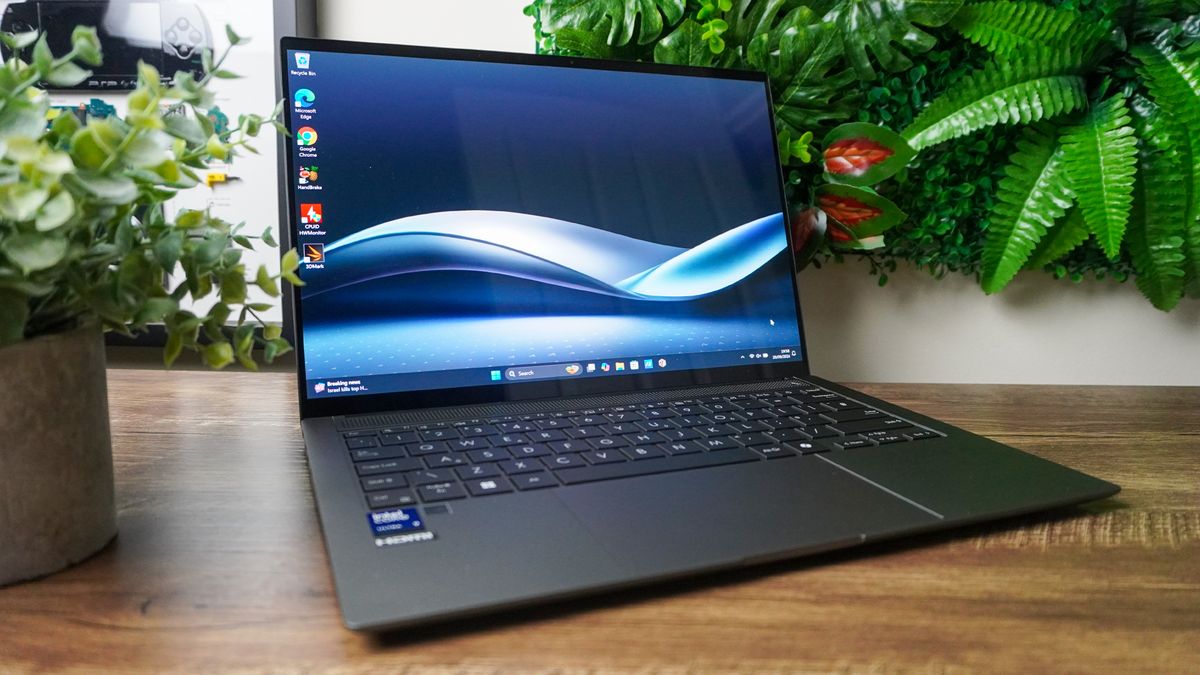 סקירת Asus Zenbook S 14 (2024): Intel Lunar Lake נתפס מחליק? מאת ג'ייסון אנגליה פורסם 24 בספטמבר 24 אם אתה לא ראשון, אתה אחרון