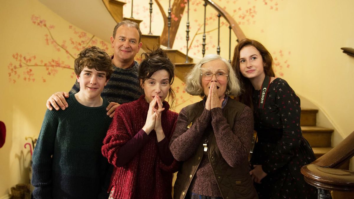 Hugh Bonneville, Julie Walters, Sally Hawkins, Madeleine Harris, and Samuel Joslin in "Paddington 2"