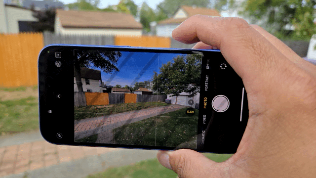 אנימציית GIF של iPhone 16 Camera.