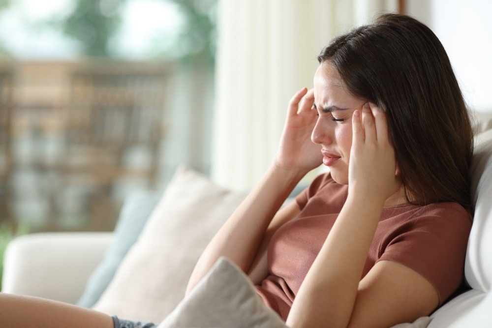 Study: Comparative effects of drug interventions for the acute management of migraine episodes in adults: systematic review and network meta-analysis. Image Credit: Antonio Guillem/Shutterstock.com