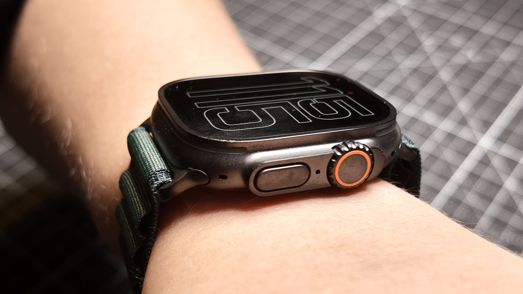 Apple Watch Ultra 2 סאטן שחור