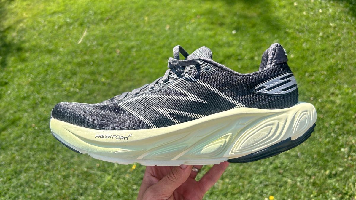 רצתי 50 מייל ב-New Balance Fresh Foam X Balos — הנה פסק הדין שלי מאת ניק האריס-פרי פורסם ב-1 באוקטובר 24 ה-New Balance Fresh Foam X Balos היא נעל ריצה נהדרת עם רכיבה קופצנית שהופכת את האימון שלך למהנה יותר. אבל זה קצת יקר מדי בשביל להיות המלצה עליונה.