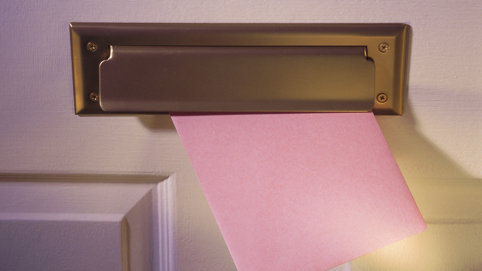 מכתב נשלח דרך תיבת המכתבים