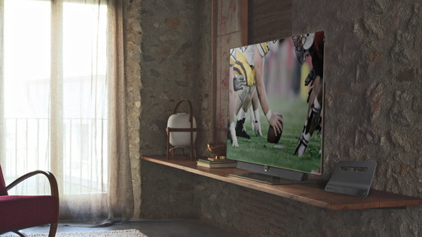 ה-Televes Bexia מחובר לטלוויזיה בסלון.