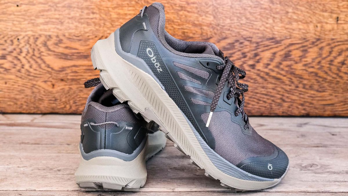 סקירת Oboz Katabatic Wind Low: נעלי ריצה צדדיות להשאיר את המדרכות מאחור מאת דן קוואלארי פורסם ב-13 באוקטובר 24 נעלי Oboz Kabatic Wind Low מיועדות לטיולים, אך לוחית הפחמן והעיצוב הרב-תכליתי פירושם שהן אופציה נהדרת לריצת שבילים ועוד. גם ריצות מדרכה קלות.