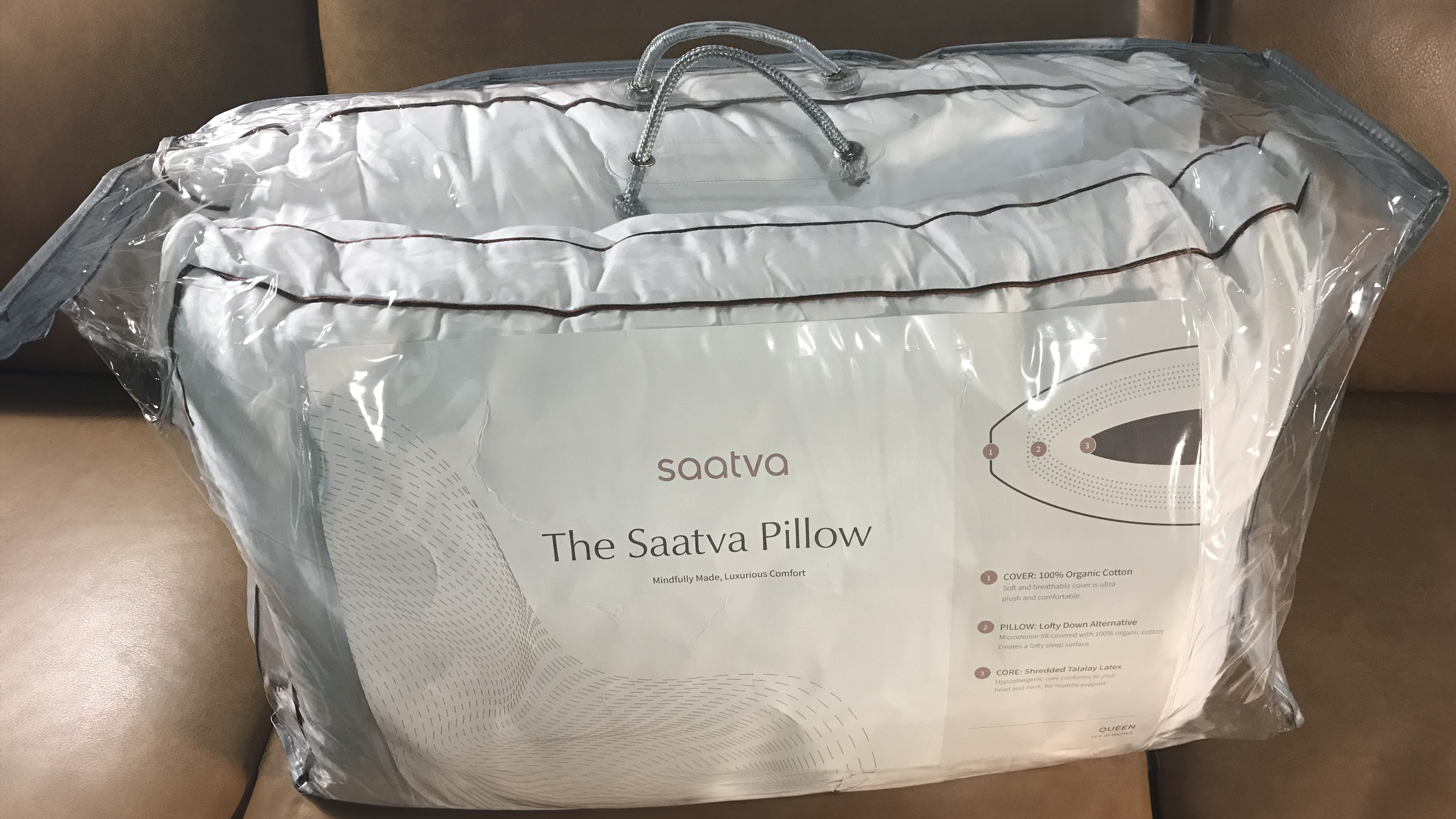 כריות לטקס סאטווה באריזת פלסטיק עם ידית