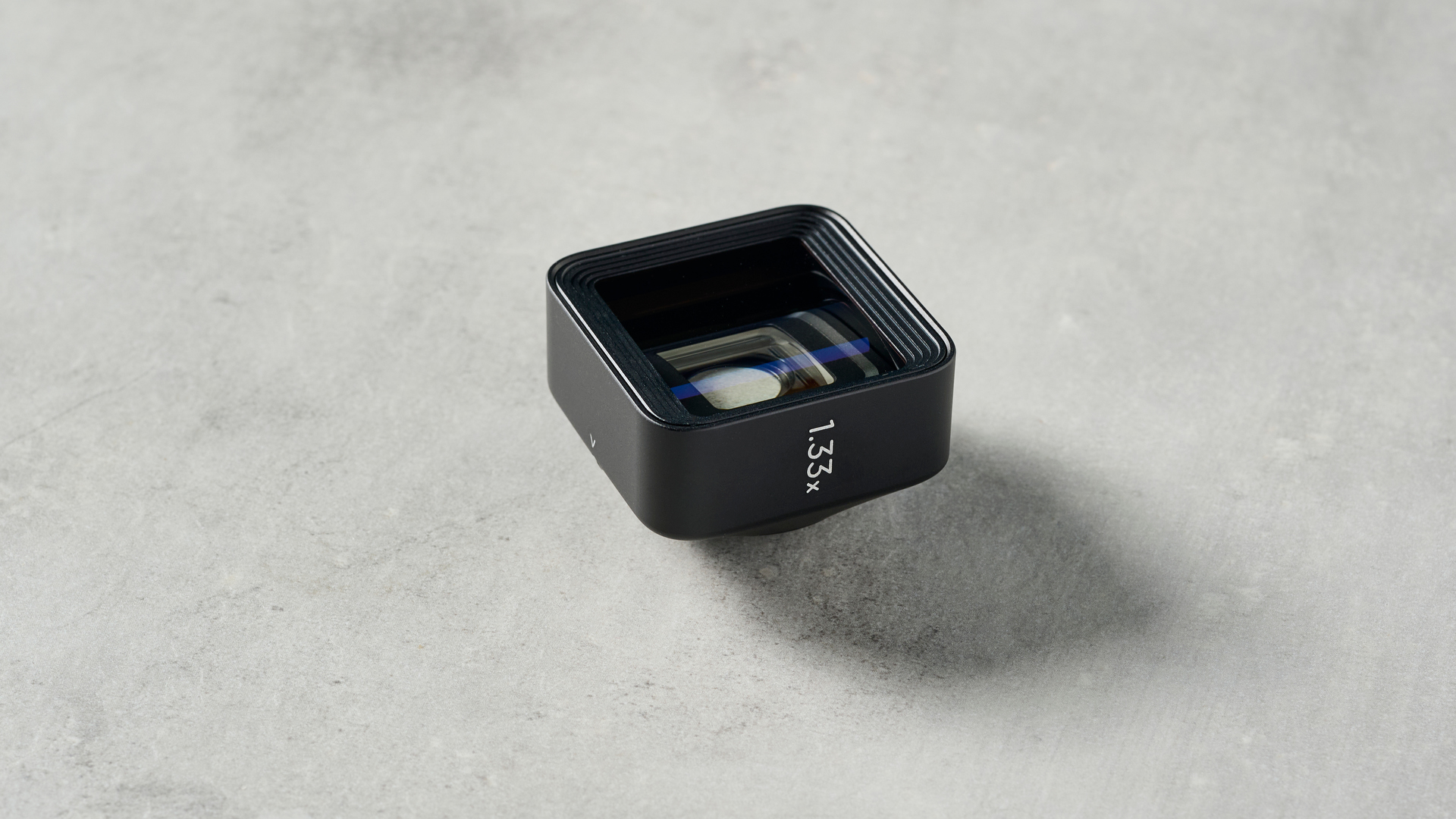 עדשה אנמורפית רגע