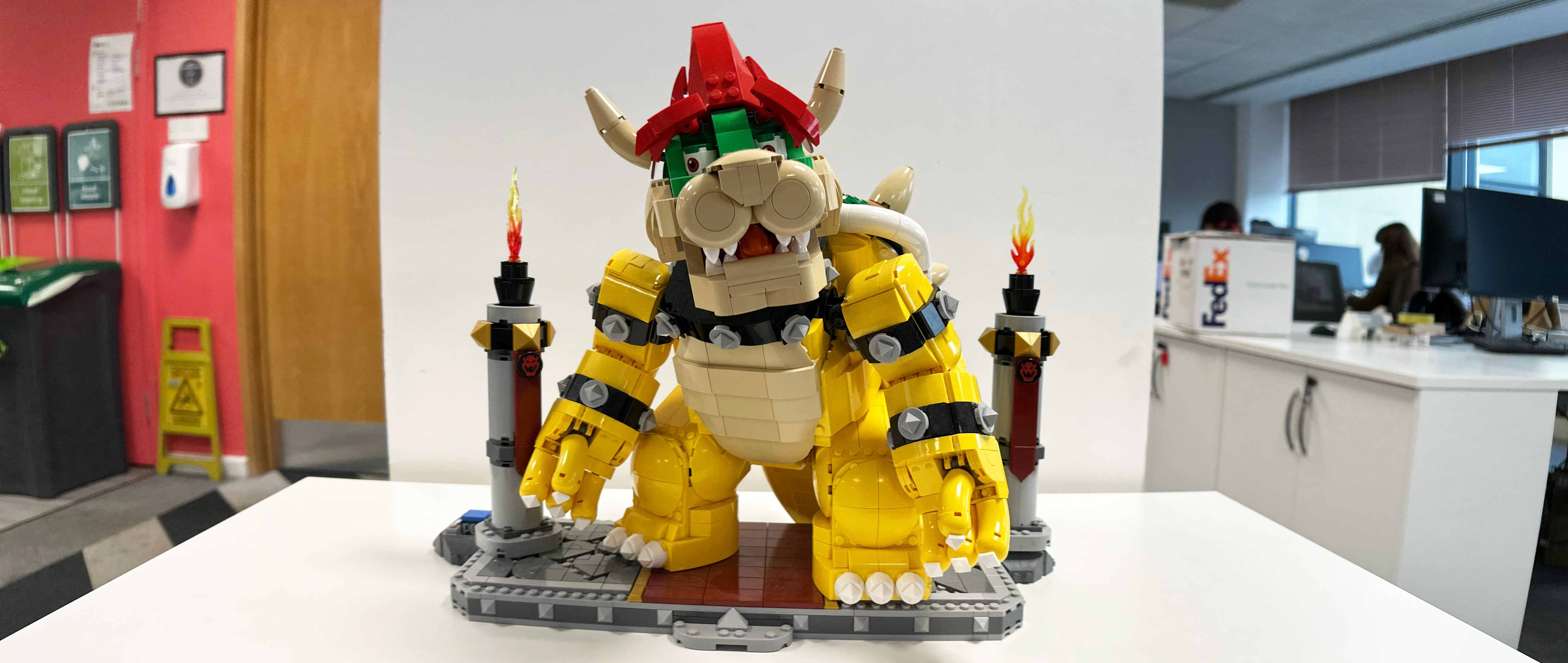 עדשה מומנט אנמורפית