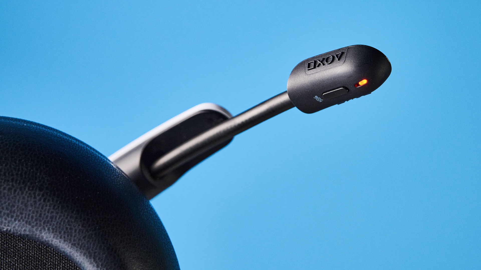 אוזניות גיימינג אלחוטיות של Sony PlayStation Pulse Elite בשחור-לבן ל-PS5 ו-PS Portal