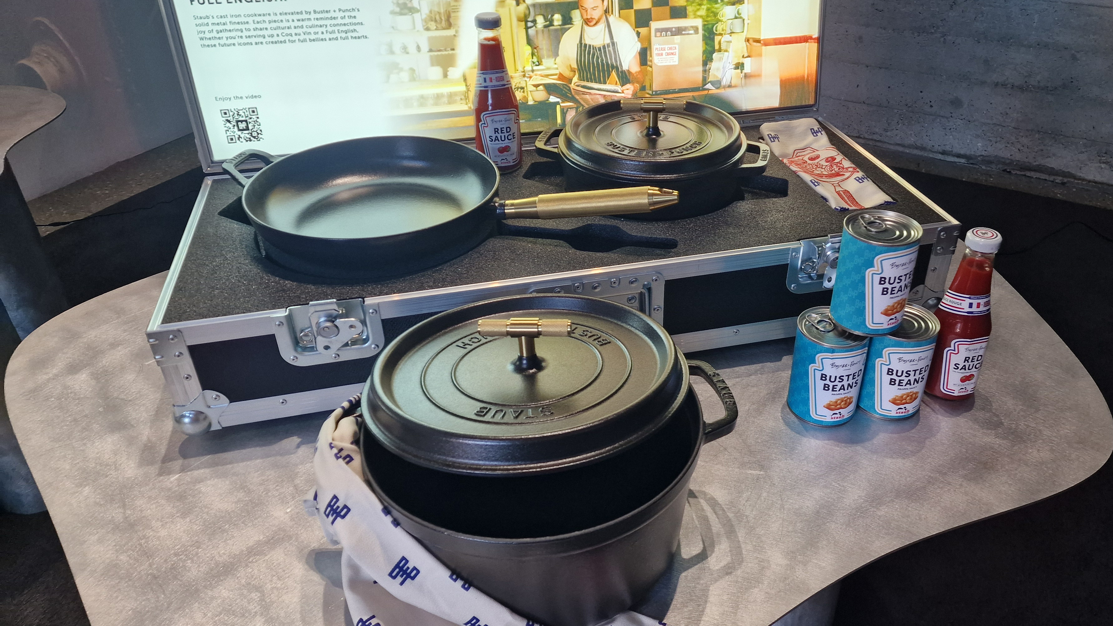 שיתוף פעולה של Staub / Buster + Punch