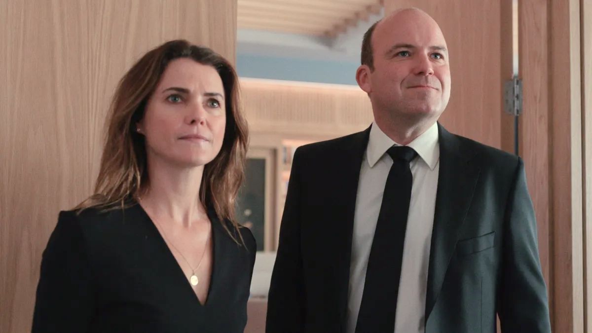 Kate Wyler (Keri Russell) and Nicol Trowbridge (Rory Kinnear) (L-R) in Netflix's "The Diplomat" season