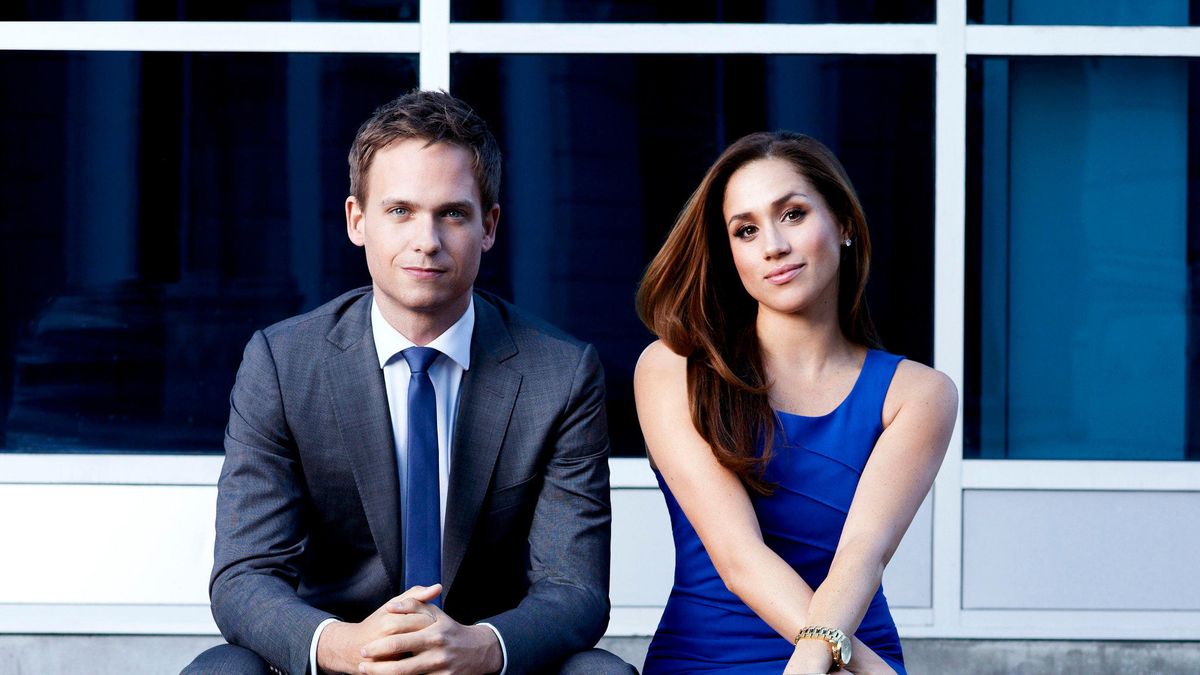 (L, R) Patrick J. Adams as Mike Ross, Meghan Markle as Rachel Zane -- Photo by: