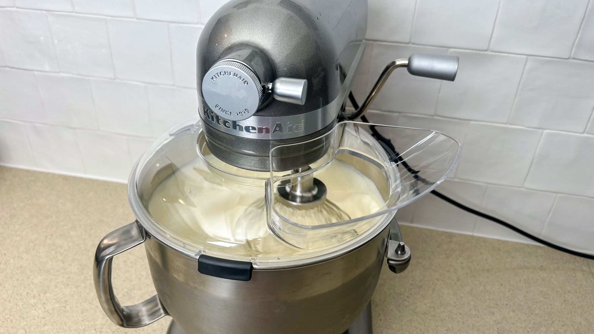 שמנת מקציפה ב-KitchenAid 7-Quart