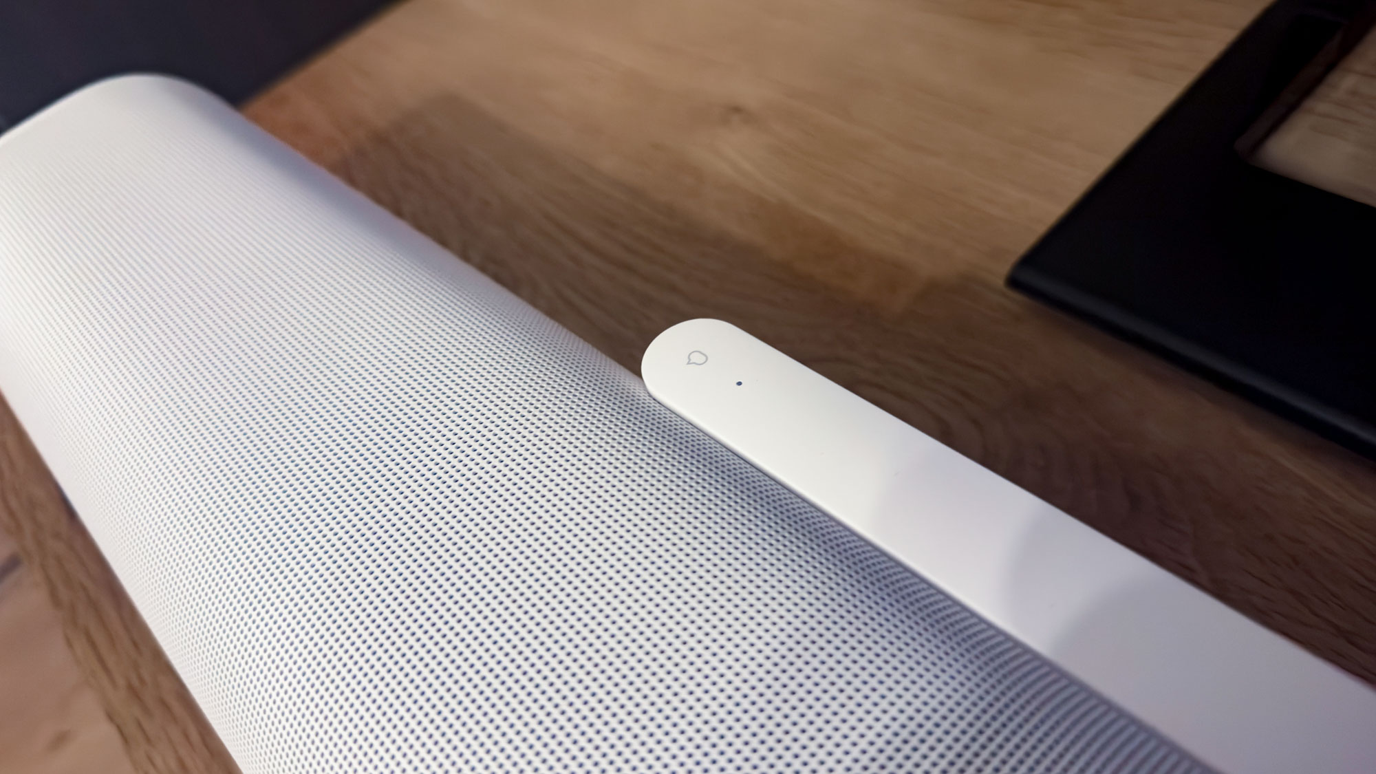 Sonos Arc Ultra מתחת לטלוויזיה