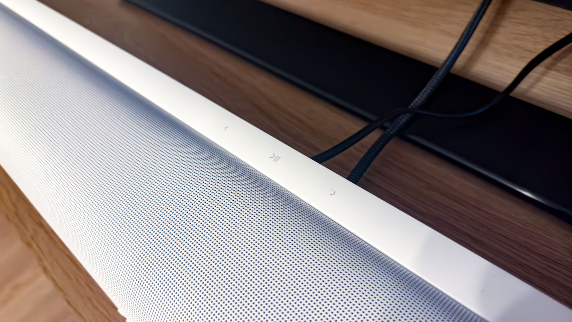 Sonos Arc Ultra מתחת לטלוויזיה