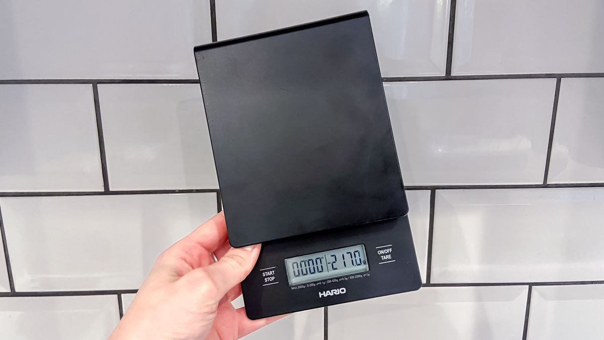 סקירת Hario V60 Drip Scale: מאסטר קפה עם משקל פשוט זה מאת ארין בשפורד פורסם ב-22 בנובמבר 24 אידיאלי לניסויים ולמבשלים גדולים