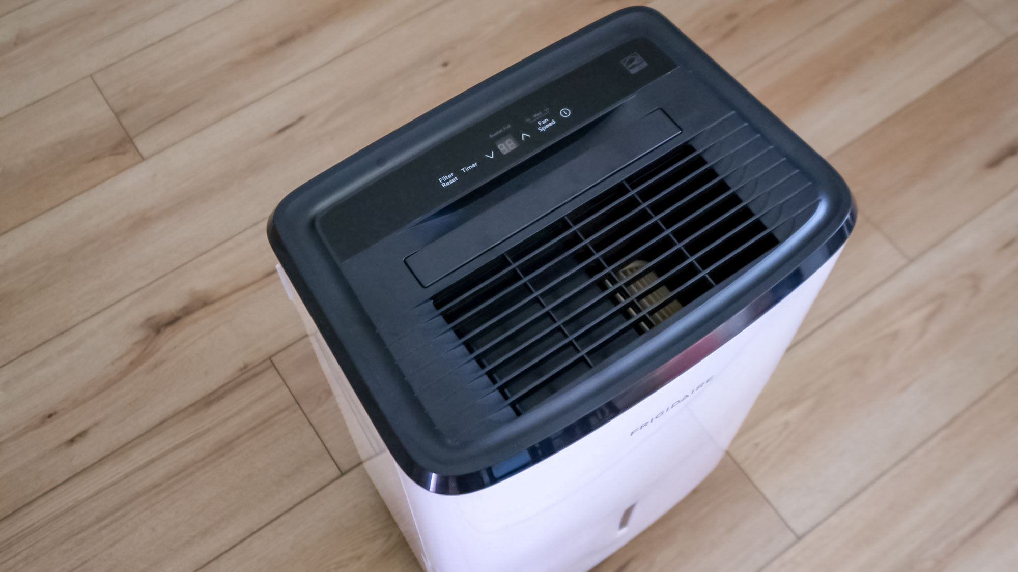 עיצוב מסיר לחות Frigidaire 50 Pint