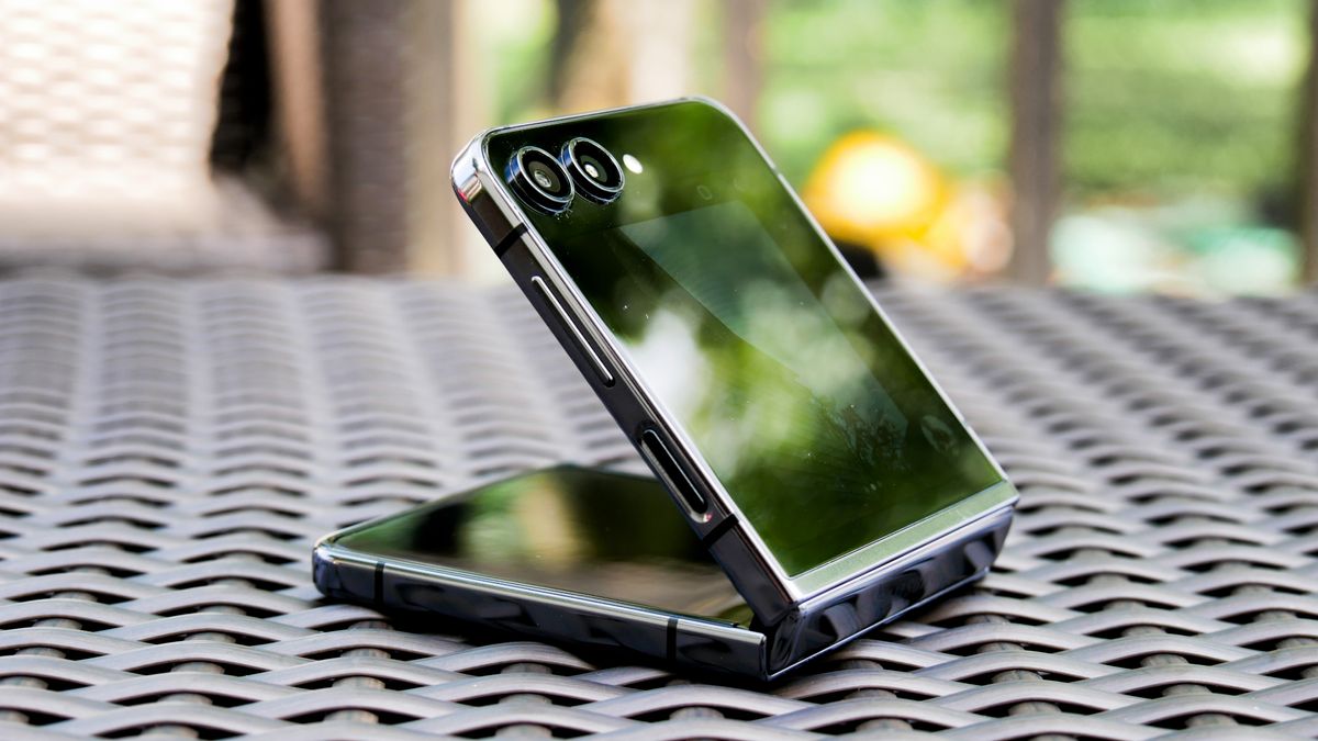 פטנט חדש מרמז שסמסונג עובדת על קונסולת משחקים כף יד מתקפלת